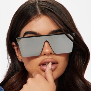Fashion Nova sunglasses